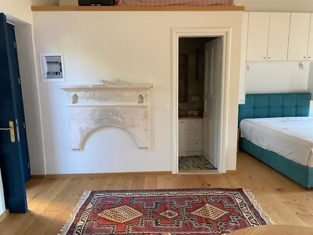 아파트 In The Aegean *